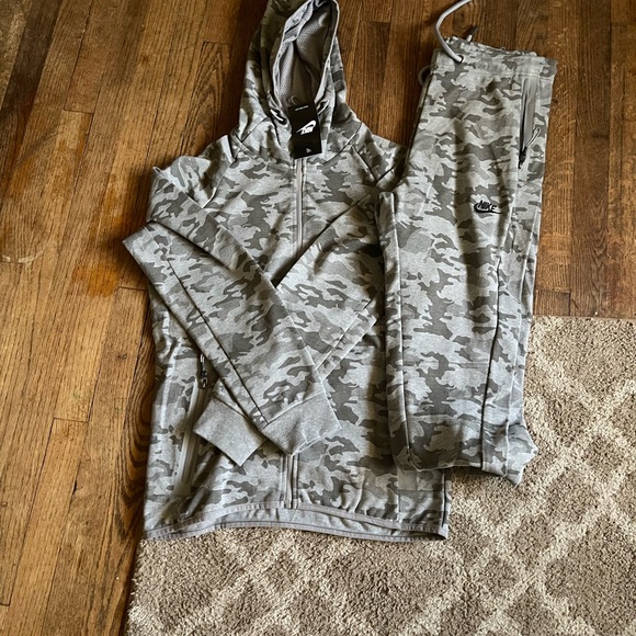 Nike tech - Picture 5 of 6